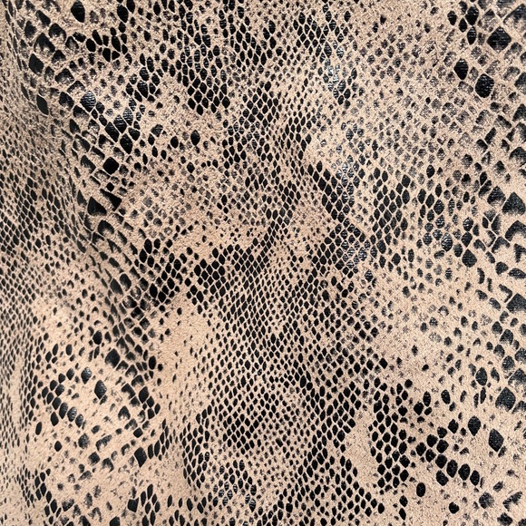 FASHION NOVA DRESS - Picture 4 of 5